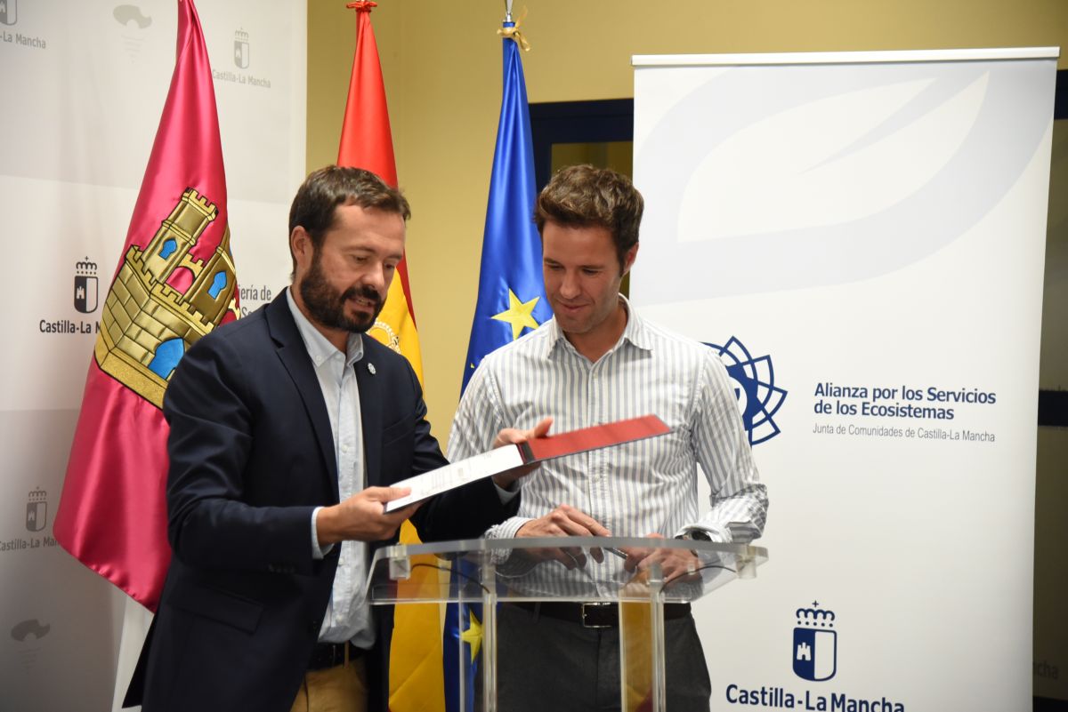 Bergner suscribe el convenio de su participación en el Proyecto de Restauración del Ensanche de Buenache